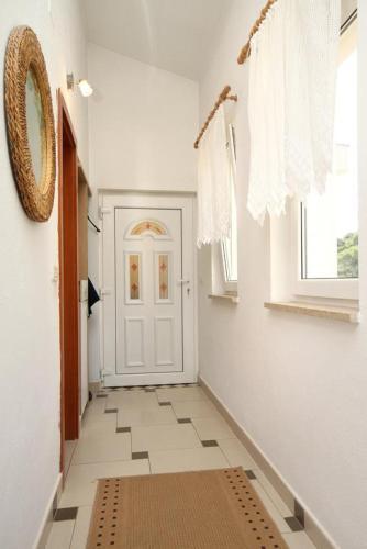 Apartments With A Parking Space Jelsa (hvar) - 8777