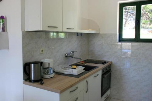 Family Friendly Seaside Apartments Jezera (murter) - 9684