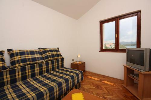 Apartments By The Sea Jezera (murter) - 5123