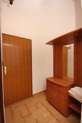 Apartments By The Sea Jezera (murter) - 5123