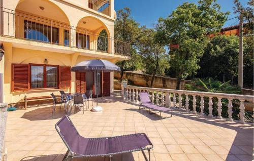 Two-bedroom Apartment In Kostrena