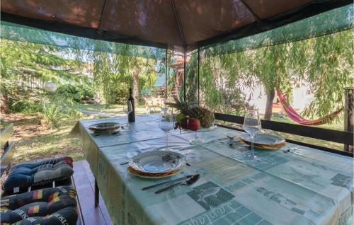 Two-bedroom Holiday Home In Krnica
