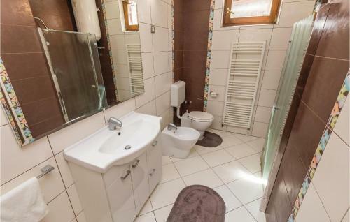 Three-bedroom Apartment In Lovran