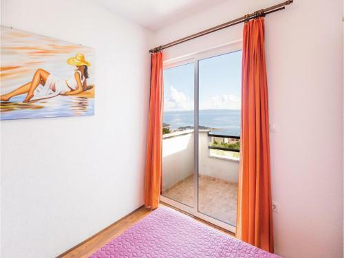 Two-bedroom Apartment In Makarska