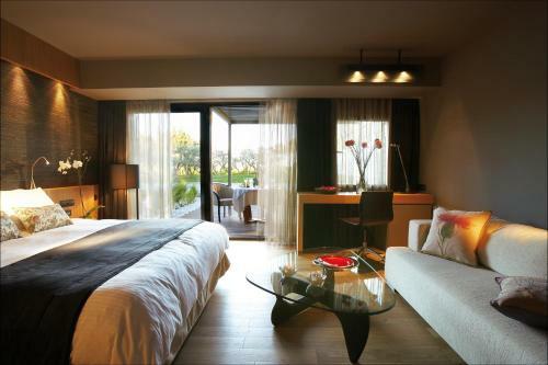 Alexander Beach Hotel & Spa
