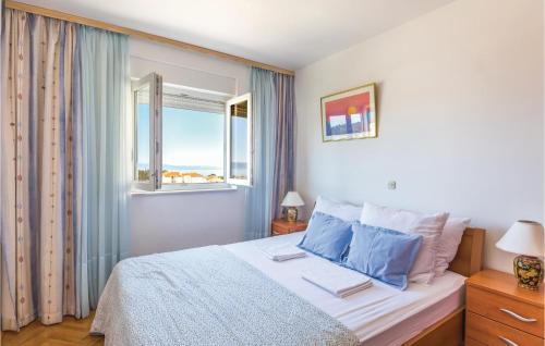 One-bedroom Apartment In Makarska