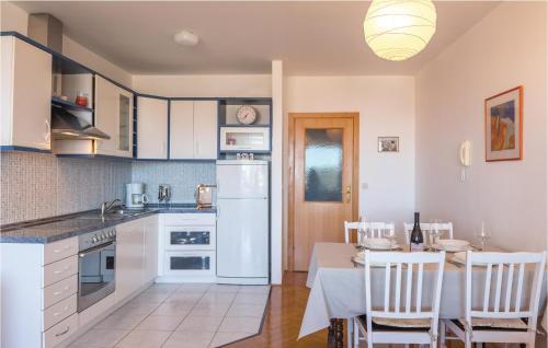 One-bedroom Apartment In Makarska