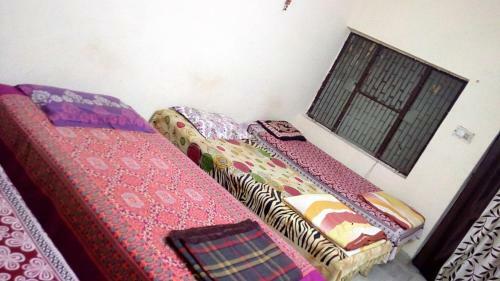 Hostal Indu Dormitory And Guest House
