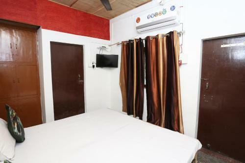 Spot On 43140 Classic Homestay