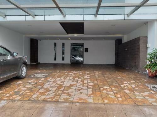 Hostal Raj Residency Near Us Consulate