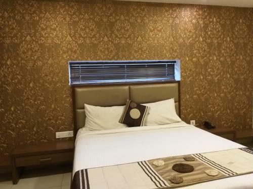 Hostal Raj Residency Near Us Consulate