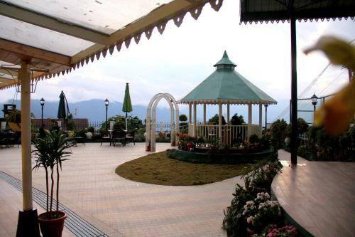 Hotel Crescent Resort