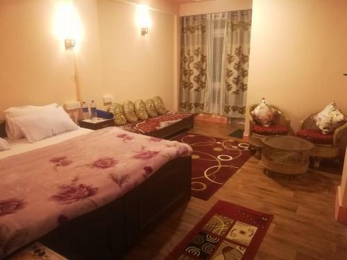 Himshikha Homestay