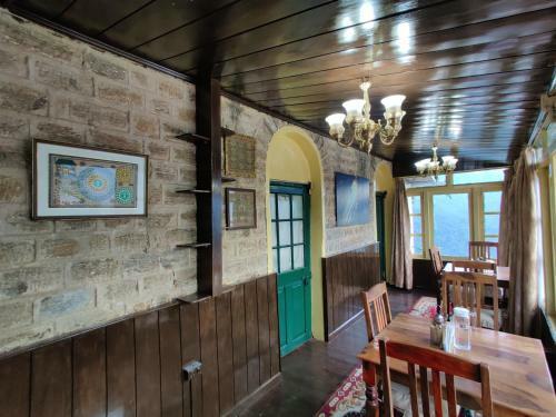 Hotel Singtom Tea Estate & Resort