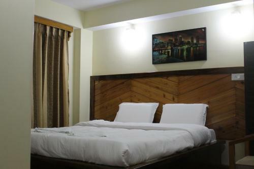 Hotel White Yak