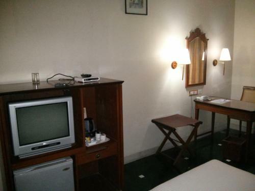 Kamat Lingapur Hotel