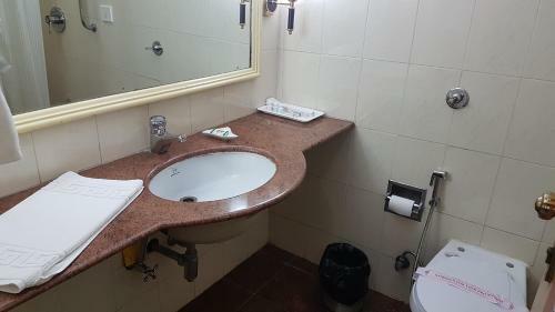 Kamat Lingapur Hotel