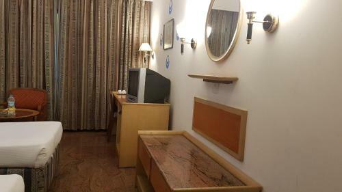 Kamat Lingapur Hotel