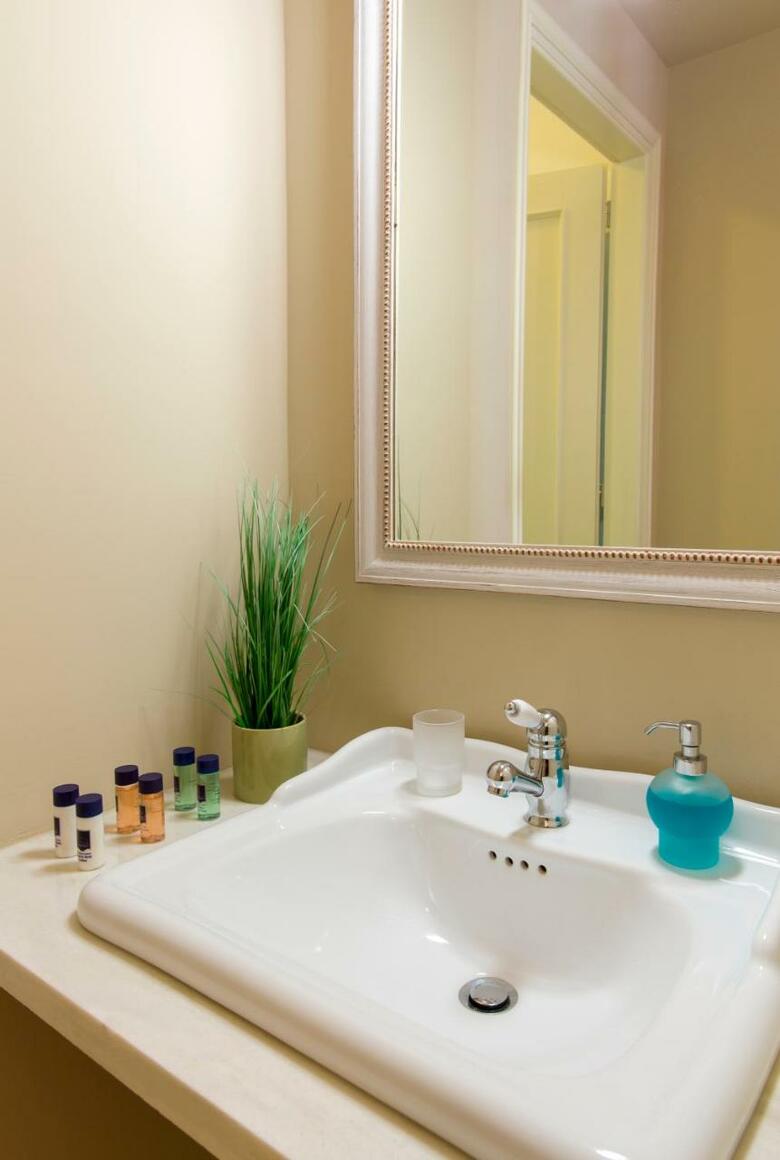 Aparthotel Ionia Suites