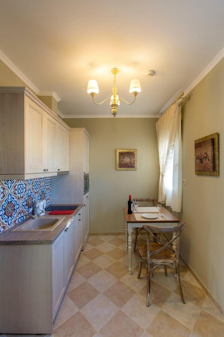 Aparthotel Ionia Suites