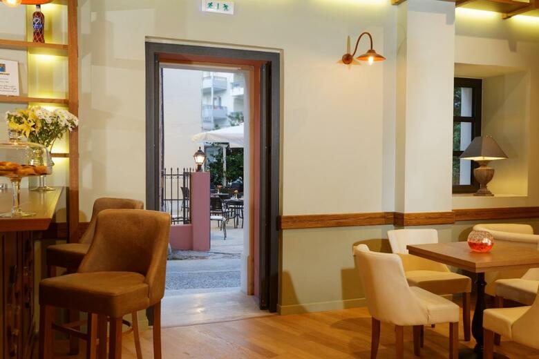 Aparthotel Ionia Suites