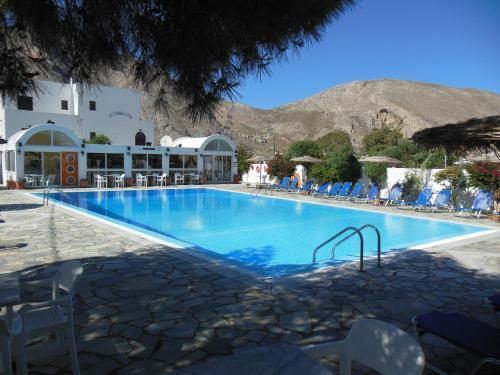 Santa Irini Hotel