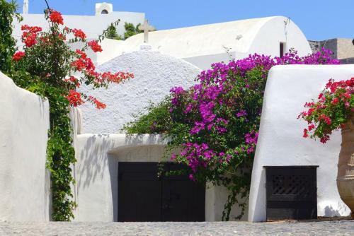 Santorini Heritage Villas