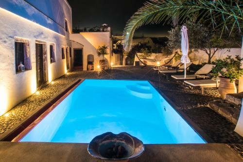 Santorini Heritage Villas