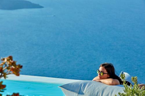 Villa Alti Santorini Suites