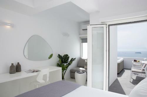 Hostal May Seven Suites - Adults Only