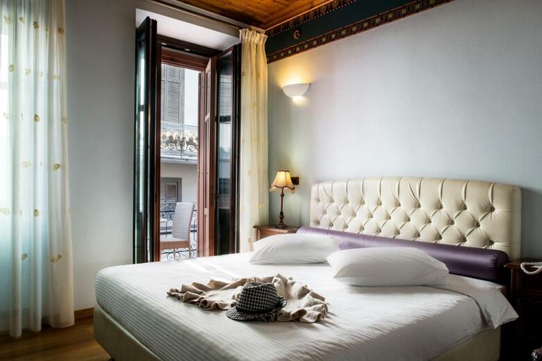 Hostal Kyveli Suites