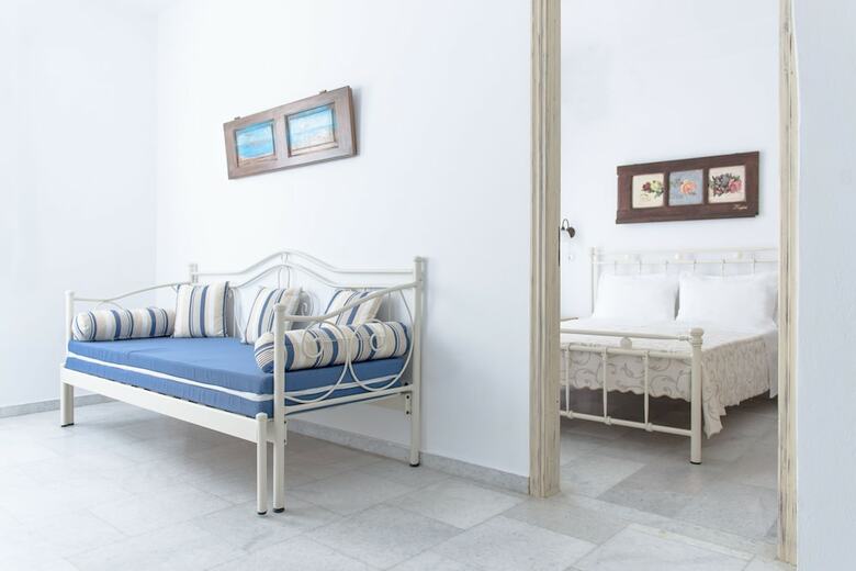 Fragias Studios & Apartments