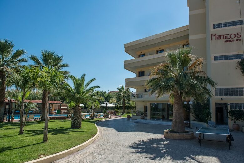 Aparthotel Mirtilos Studios & Apartments