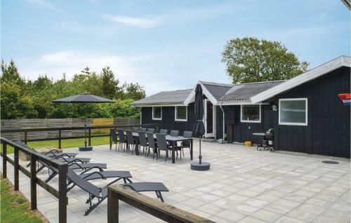 Five-bedroom Holiday Home In Blokhus