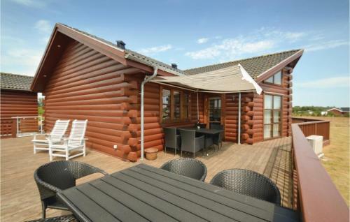 Three-bedroom Holiday Home In Vaggerlose