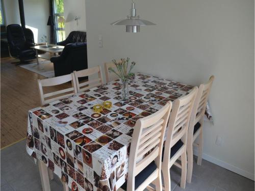 Two-bedroom Holiday Home In Vaggerlose