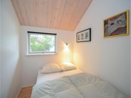 Three-bedroom Holiday Home In Vaggerlose