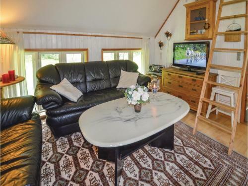 Three-bedroom Holiday Home In Vaggerlose