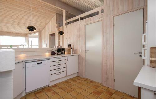 Three-bedroom Holiday Home In Hjorring