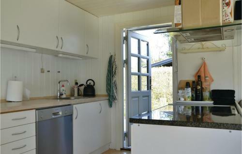 Three-bedroom Holiday Home In Hornbak