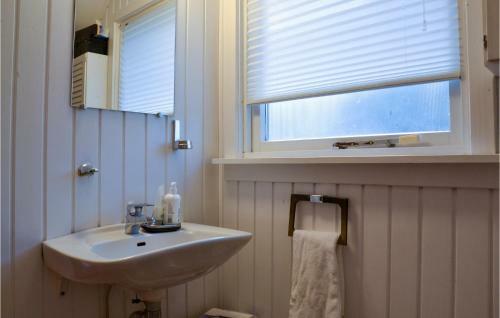 Three-bedroom Holiday Home In Hornbak