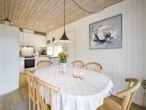 Three-bedroom Holiday Home In Juelsminde