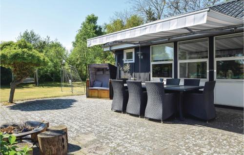 Three-bedroom Holiday Home In Juelsminde