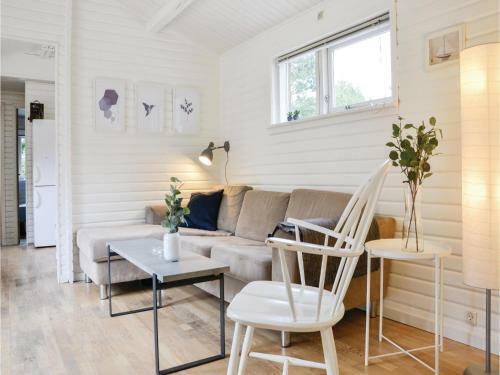 Three-bedroom Holiday Home In Jagerspris