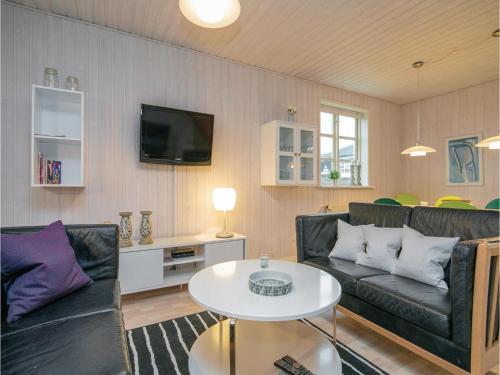 Two-bedroom Holiday Home In Lokken