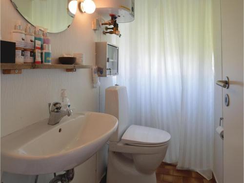 Two-bedroom Holiday Home In Lokken