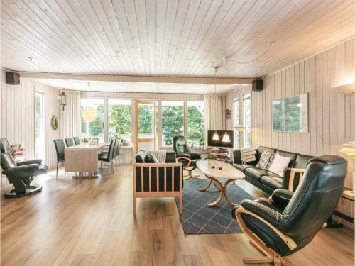 Three-bedroom Holiday Home In Nexo