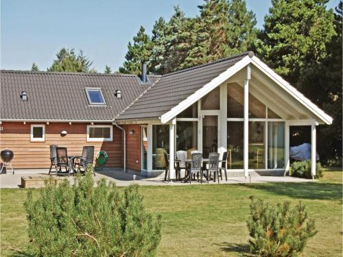 Four-bedroom Holiday Home In Rodby