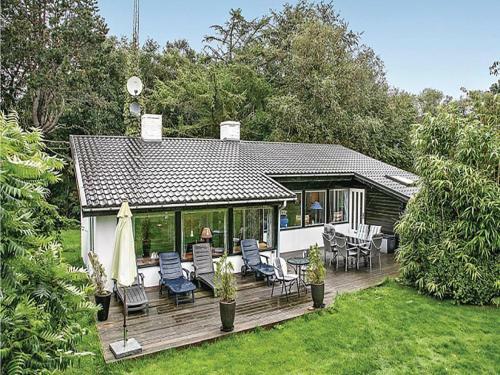 Three-bedroom Holiday Home In Stege