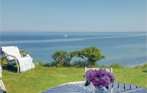 Three-bedroom Holiday Home In Tisvildeleje